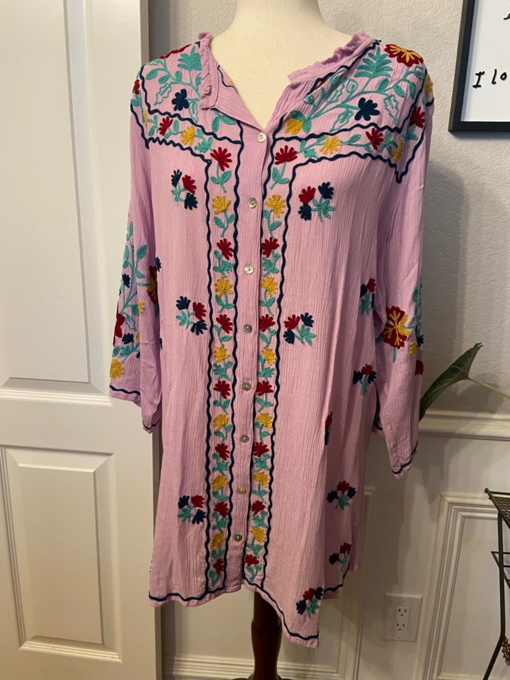 A&A Clothing Inc Embroidered Lavender Button-Front Tunic size Large